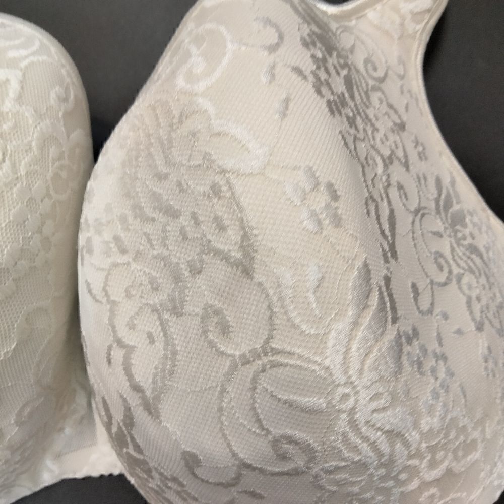 Cacique Plus Sized Bra - Picture 7 of 7